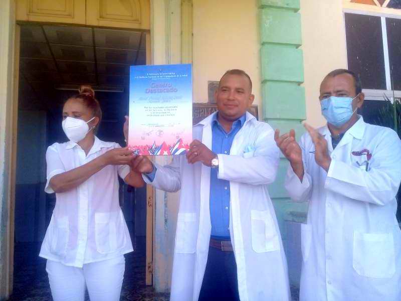 La entrega de la condición de Colectivo Destacado al hospital infantil de Manzanillo aconteció durante la ceremonia que en Granma dejó abierta la jornada por el Día de la Medicina Latinoamericana