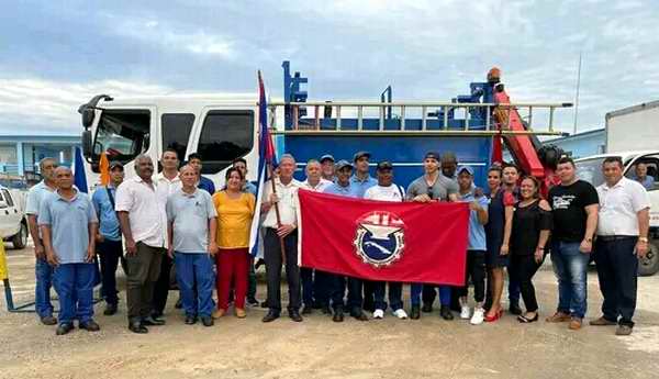 Técnicos de la Empresa de Telecomunicaciones de Cuba, de la provincia de Granma, que desde esta semana labora en Pinar del Río