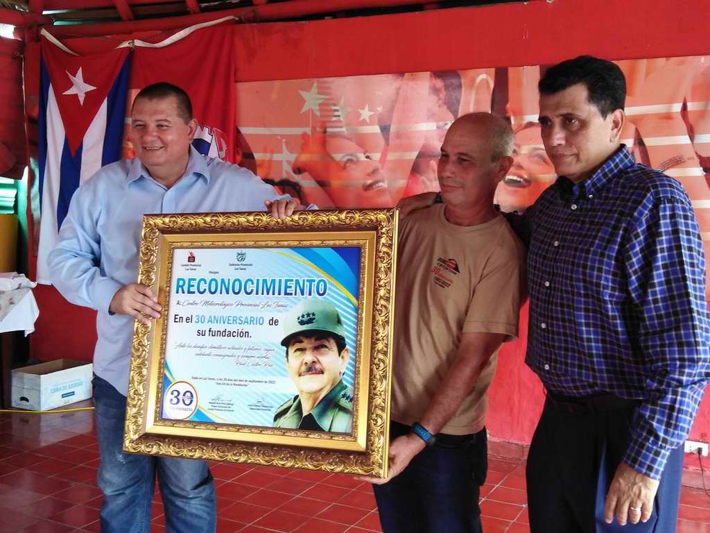 Reconocen calidad del colectivo del centro meteorológico en Las Tunas