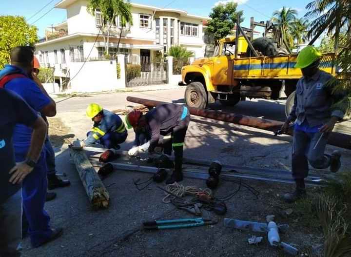 Eléctricos y telecomunicadores tuneros en La Habana y Pinar del Río 