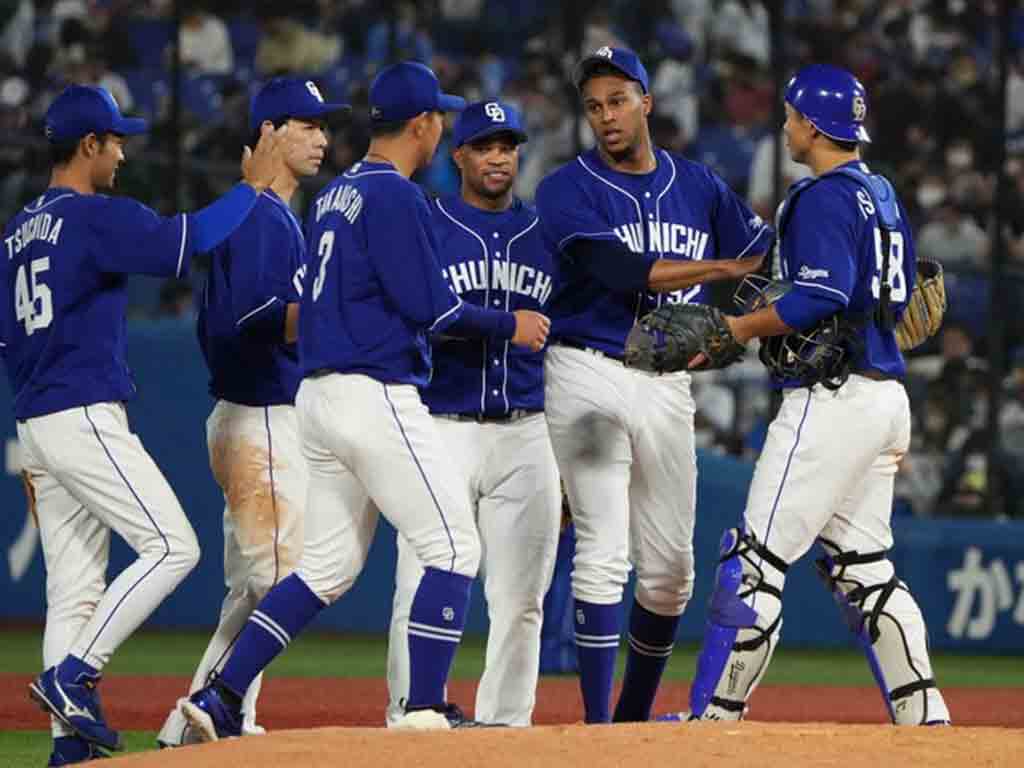 Cubano Martínez, líder en rescates de Liga en béisbol japonés