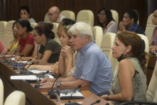 Seis territorios crecen en sus tasas de incidencia de dengue, lo que representa un riesgo mayor de infestación