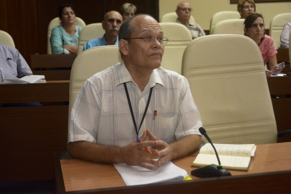 El intercambio se centró en los esfuerzos para trabajar a futuro en el desarrollo de un candidato vacunal contra el dengue