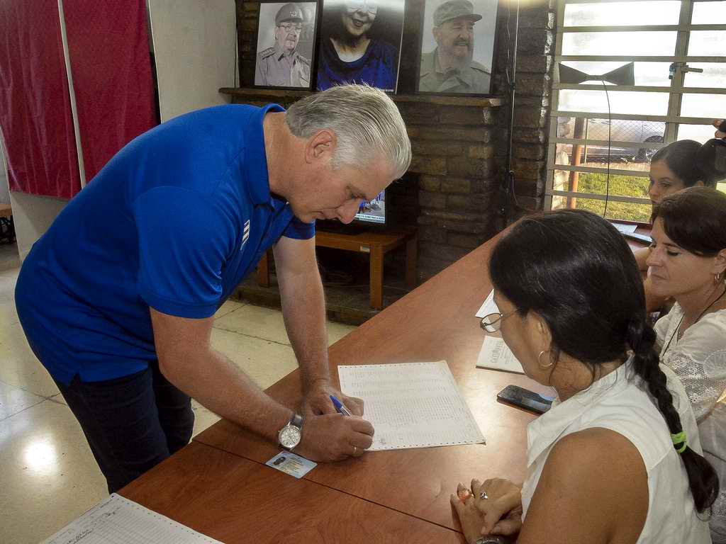 Díaz-Canel: El Código hay que asumirlo desde el corazón poniéndose en el lugar de los otros