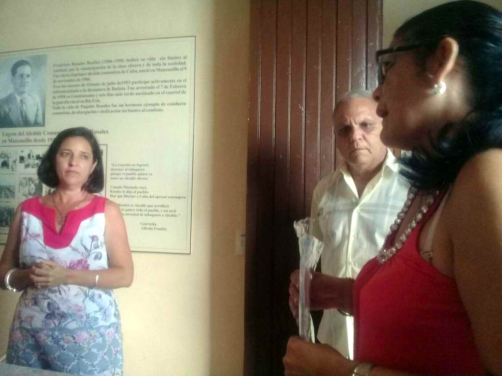Los asistentes reconocieron la labor que como presidenta de Audiovisuales Manzanillo, desplegó por cinco años Erenia Tamayo Torres.