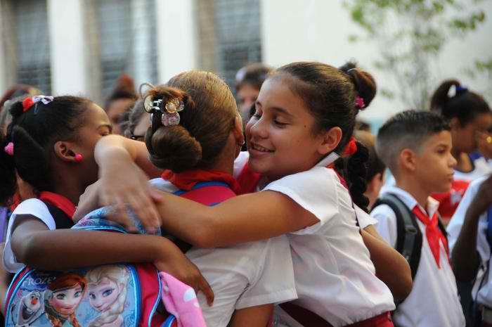 Reinician las clases en Cuba