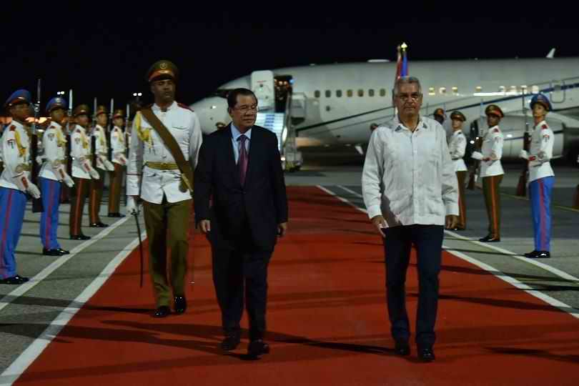 En Cuba, Primer Ministro de Cambodia en visita oficial