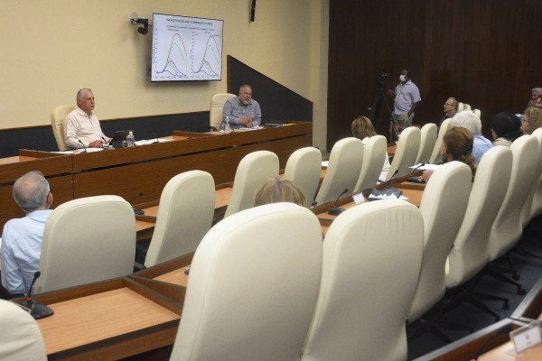 Contra el dengue incrementar la vigilancia, llama presidente cubano
