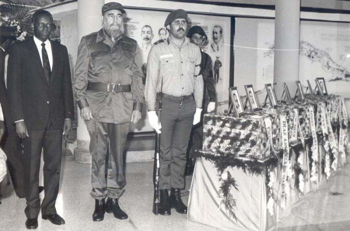 Operación Tributo: Fidel Castro y José Eduardo Dos Santos, rindieron la última guardia de honor.