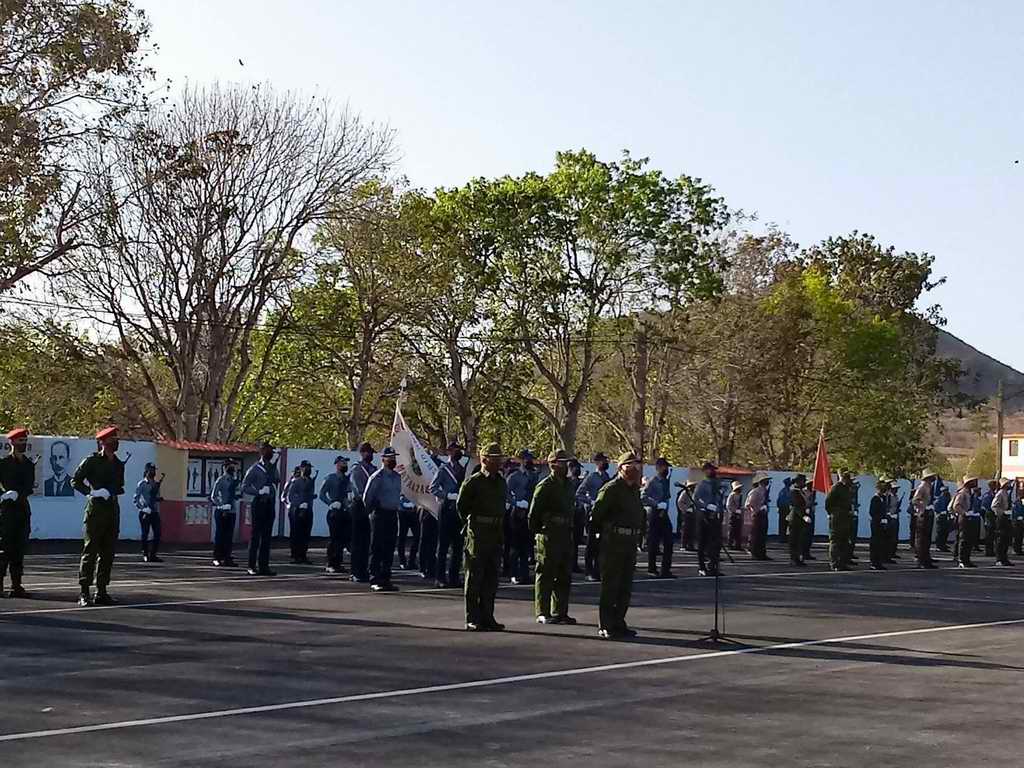 Envía Raúl mensaje de felicitación al Ejército Central en su aniversario 60 Envía Raúl mensaje de felicitación al Ejército Central en su aniversario 60