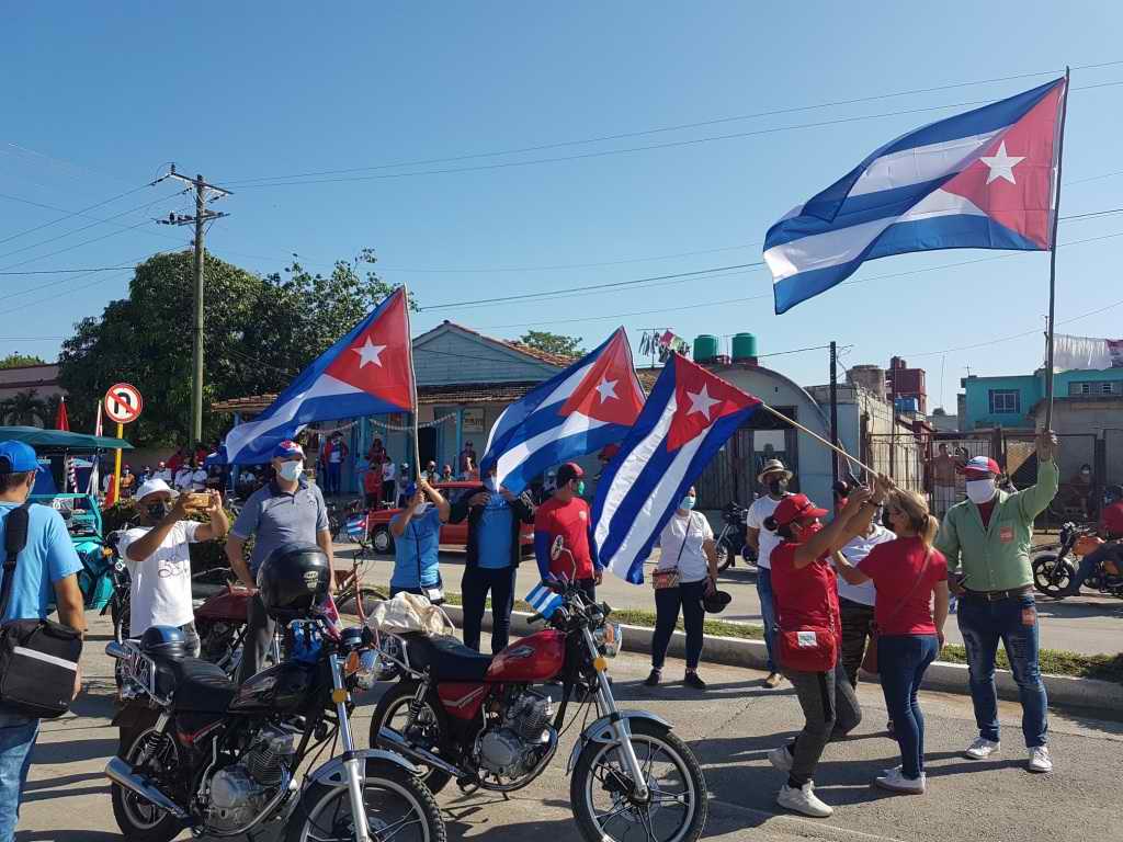 Cienfuegos y Ciego de Ávila en caravana contra el Bloqueo