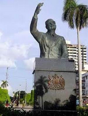 Monumento a Salvador Allende en la Avenida de los Presidentes en Cuba.
