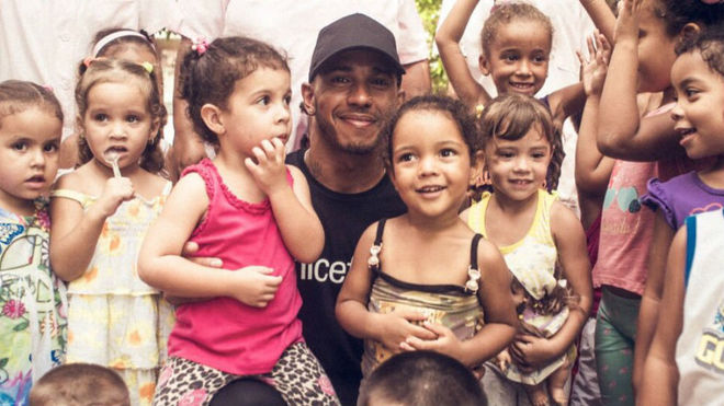 Formula One Lewis Hamilton Visits Cuba As Unicef Ambassador