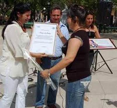 Entrega de estímulos a mujeres agropecuarias destacadas. Foto: Abel Falcón