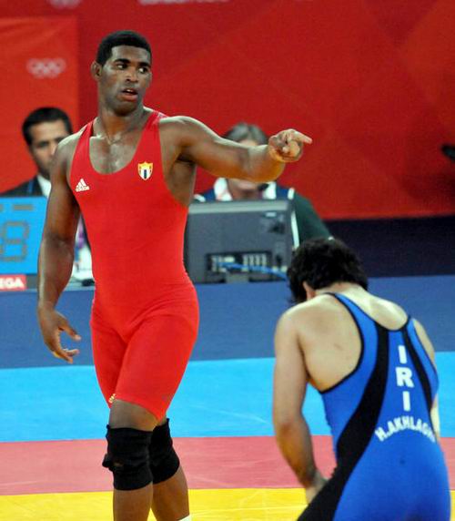 Pablo Shorey, luchador cubano del estilo grecorromano, cayó en la división de los 84 kilos y quedó excluido de las semifinales en los XXX Juegos Olímpicos de Londres 2012, el 6 de agosto de 2012. Foto: Ricardo López Hevia.
