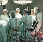 M&eacute;dicos cubanos, cristianos sin biblias