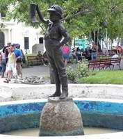 Fuente del Niño de la Bota en el Parque Vidal de Santa Clara