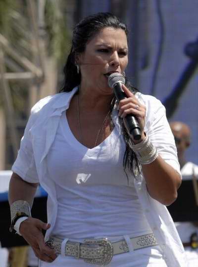 Olga Tañón dejó caliente la pista en el Concierto por la Paz sin Fronteras