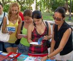 Feria de libro en Universidad de Oriente