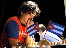 L&aacute;zaro Bruz&oacute;n, campe&oacute;n nacional de ajedrez
