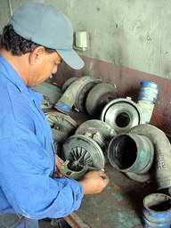 Trabajadores&nbsp;del sector de la metalurgia, recuperan&nbsp;turbocompresores de grupos electr&oacute;genos