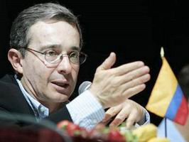 &Aacute;lvaro Uribe (foto archivo)