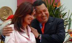 presidentes de Venezuela, Hugo Ch&aacute;vez, y de Argentina, Cristina Fern&aacute;ndez
