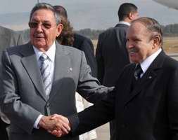 Ra&uacute;l Castro y presidente de Argelia