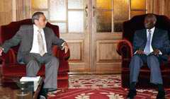 Ra&uacute;l Castro sostiene encuentro con su hom&oacute;logo angolano Jos&eacute; Eduardo Dos Santos 