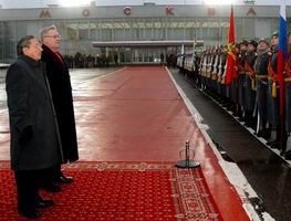 Ra&uacute;l Castro lleg&oacute; a Rusia