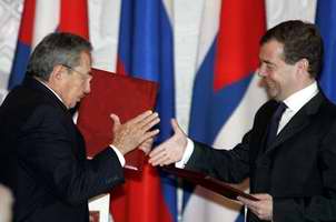 Presidente de Rusia, Dmitri Medvedev, y el de Cuba, Ra&uacute;l Castro