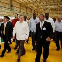 Recorre Ra&uacute;l Castro Zona Econ&oacute;mica Especial en Luanda