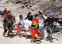 M&aacute;s de 200 muertos ocasiona terremoto en Italia