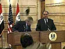Zapatazo a Bush, el golpe final