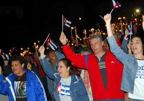 Encendidas las antorchas en homenaje a Jos&eacute; Mart&iacute;