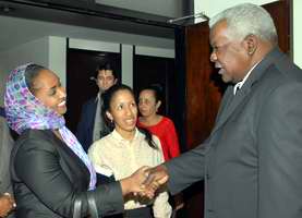 Esteban Lazo Hern&aacute;ndez, vicepresidente del Consejo de Estado de Cuba recibi&oacute; a a la Excma. Sra. Hasna Barkat Daoud