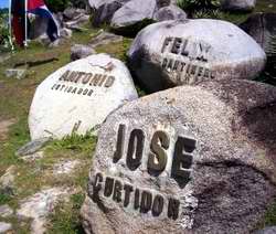 Monumento a moncadistas en Santiago de Cuba