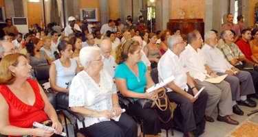 Con la presencia de familiares de los Cinco H&eacute;roes Prisioneros en los EE.UU por luchar contra el terrorismo, se realiz&oacute; el acto por el D&iacute;a Mundial por la Paz, en la Habana