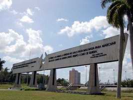 Plaza de la Revolución Mayor General Calixto García Iñiguez, en Holguín