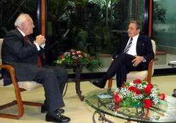 Ra&uacute;l Castro recibe a Migel &Aacute;ngel Moratinos,canciller espa&ntilde;ol