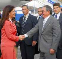 Despide Raúl Castro a Cristina Fernández de Kirchner 