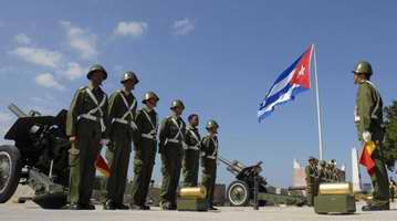 Salvas en homenaje a Martí en el Morro