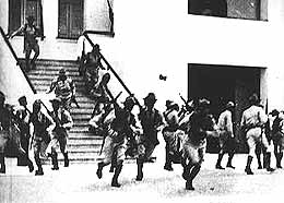 Soldados en el cuartel Moncada el 26 de julio de 1953