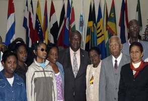 Recibe Asociaci&oacute;n Caribe&ntilde;a de Cuba al Premier de Santa Luc&iacute;a