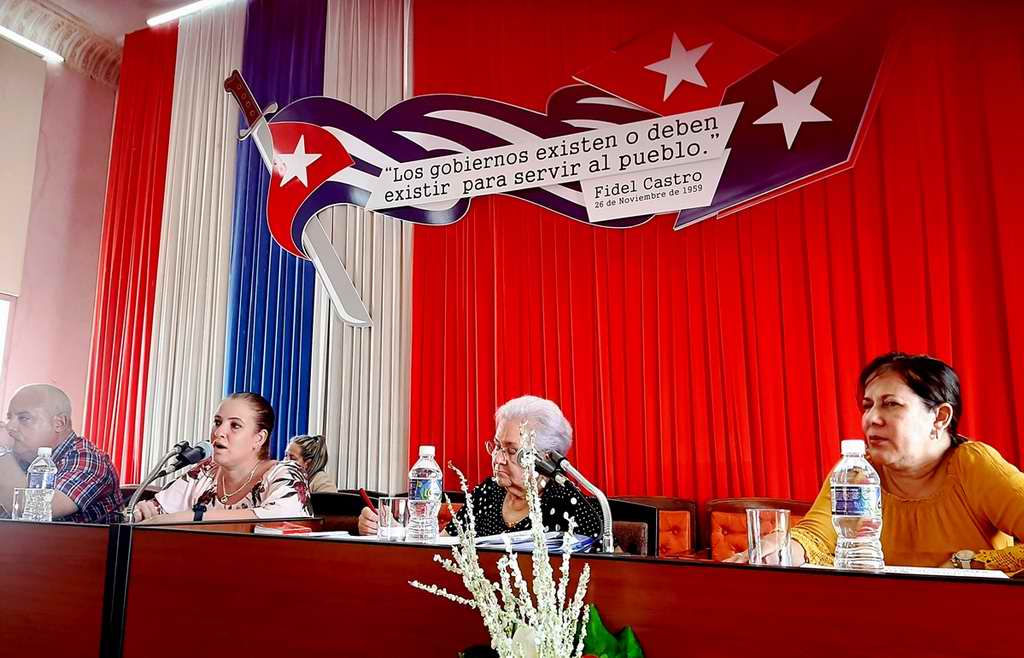 Presidr Gladys Bejerano resumen de Comprobación Nacional al Control Interno en Cienfuegos