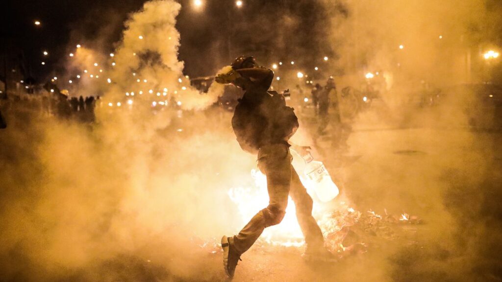 Asciende a 18 número de muertos por protestas en Perú