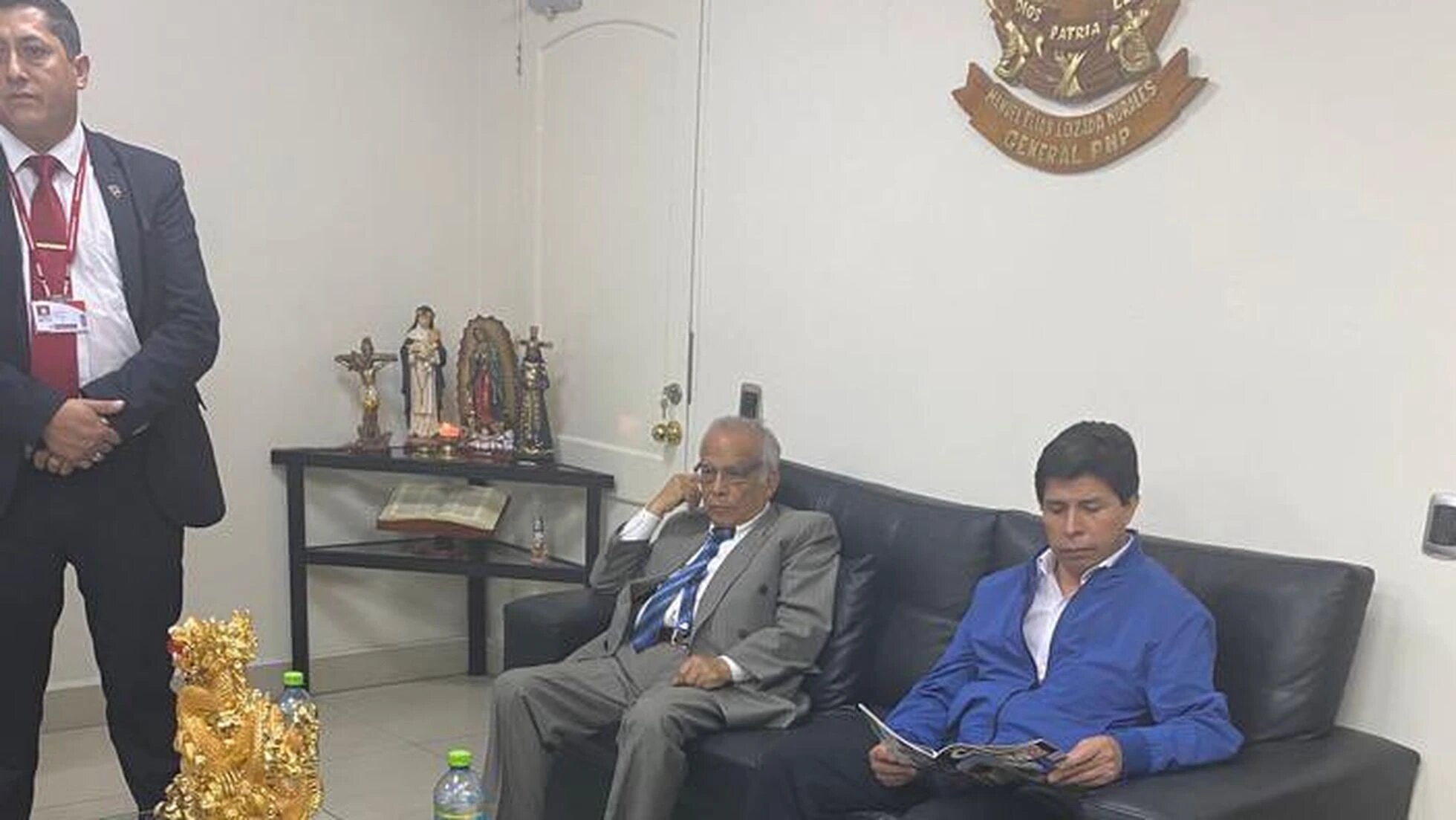 Presidente de Perú detenido tras su destitución