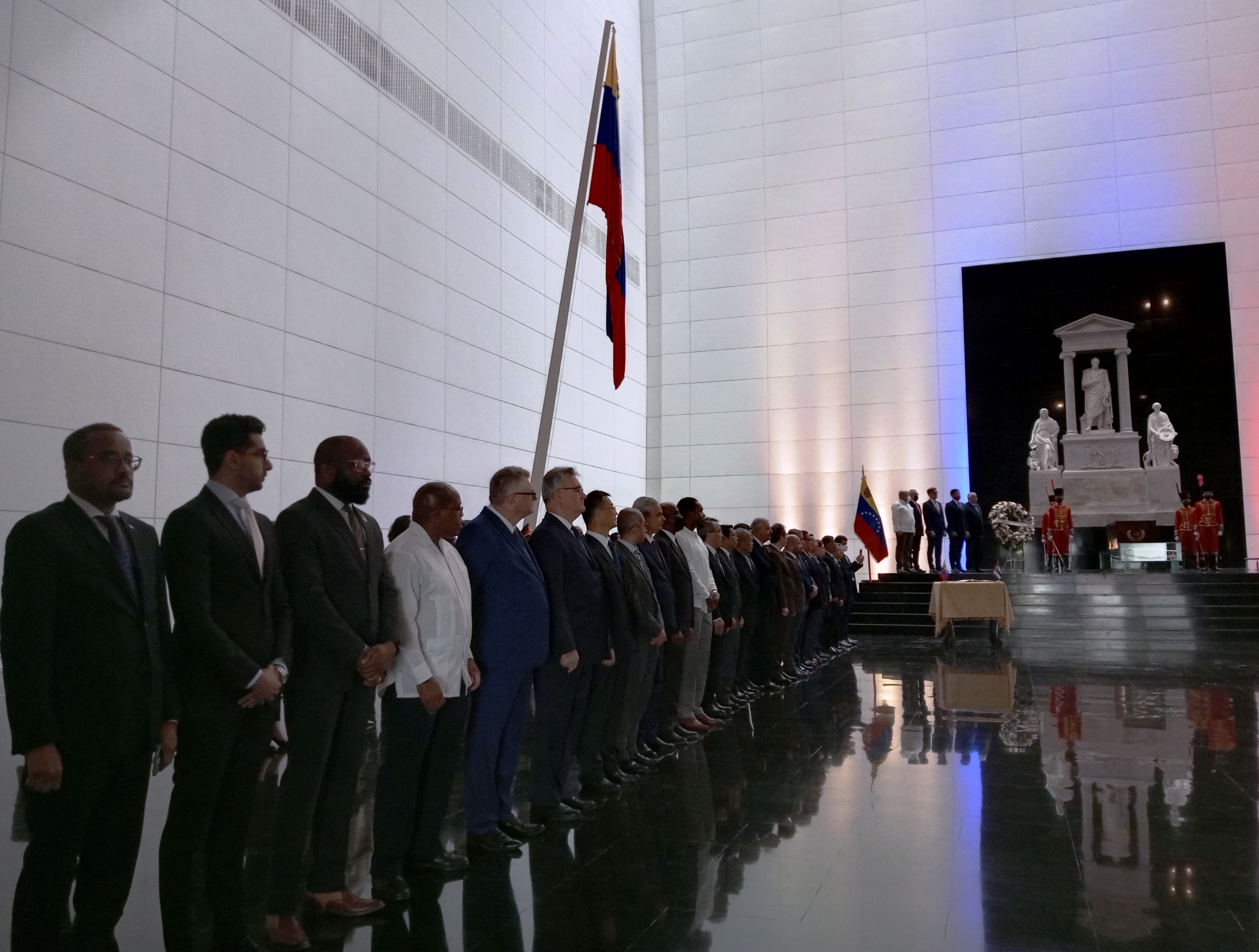 Desde Caracas, honores eternos a la Revolución Cubana