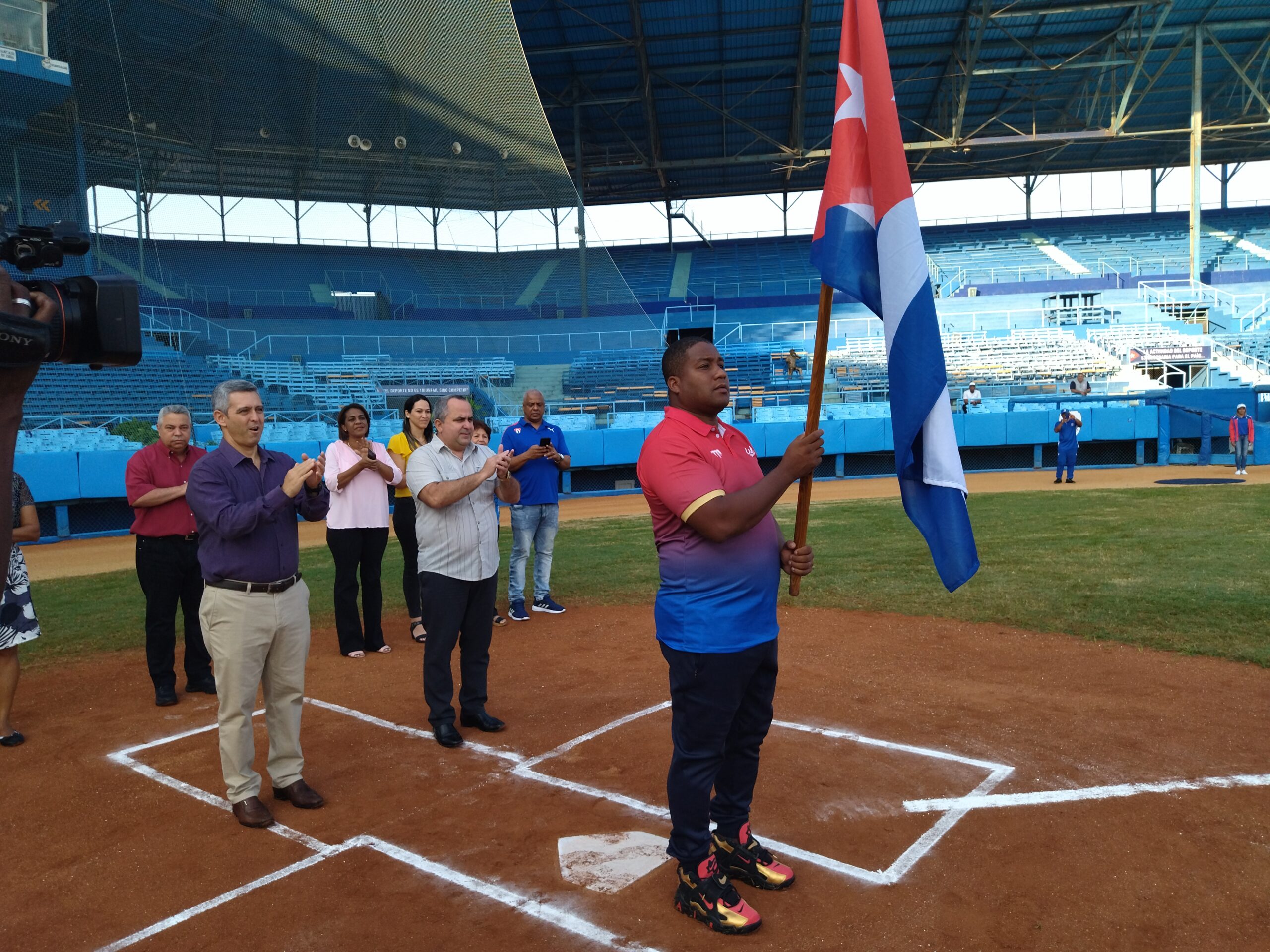 Abanderada selección cubana para el V Clásico Mundial