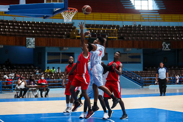 Vuelve hoy la acción competitiva en Liga Superior de Baloncesto
